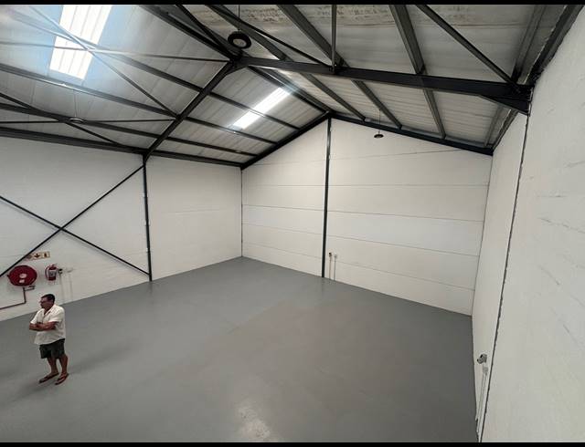 240M² WAREHOUSE TO LET IN FIRGROVE